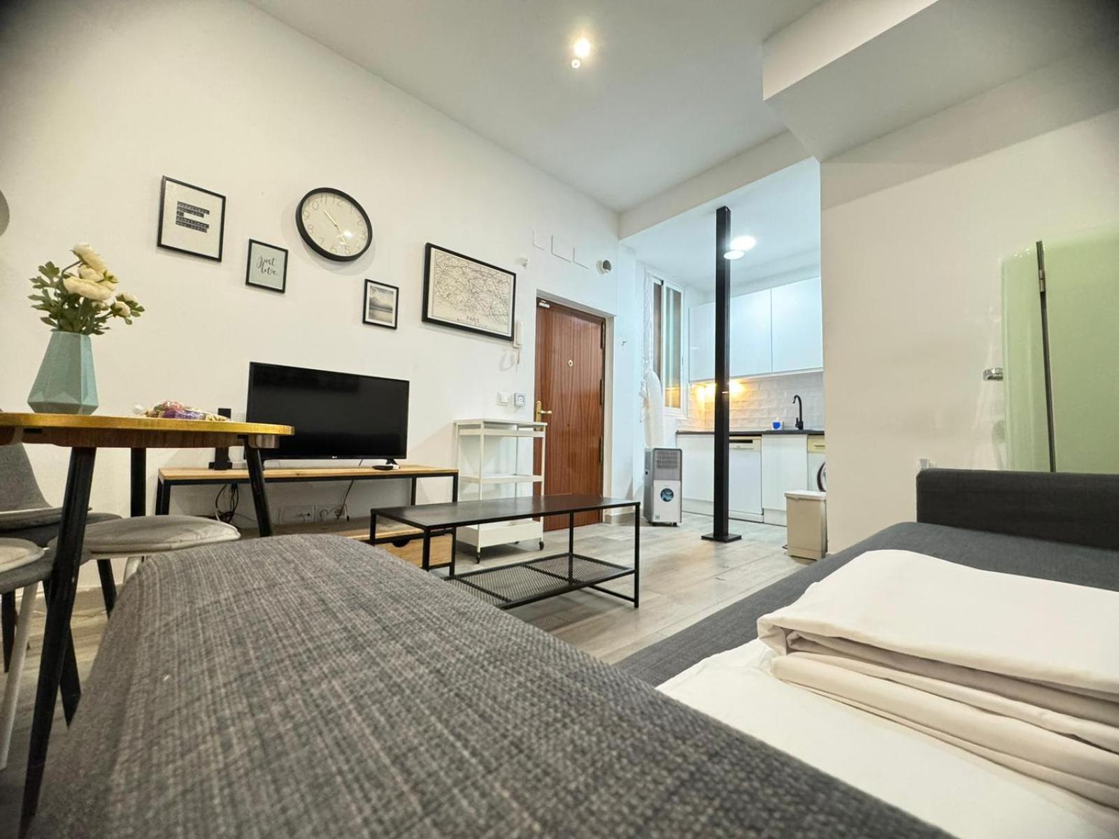 Appartement Dianthus House à Madrid Extérieur photo