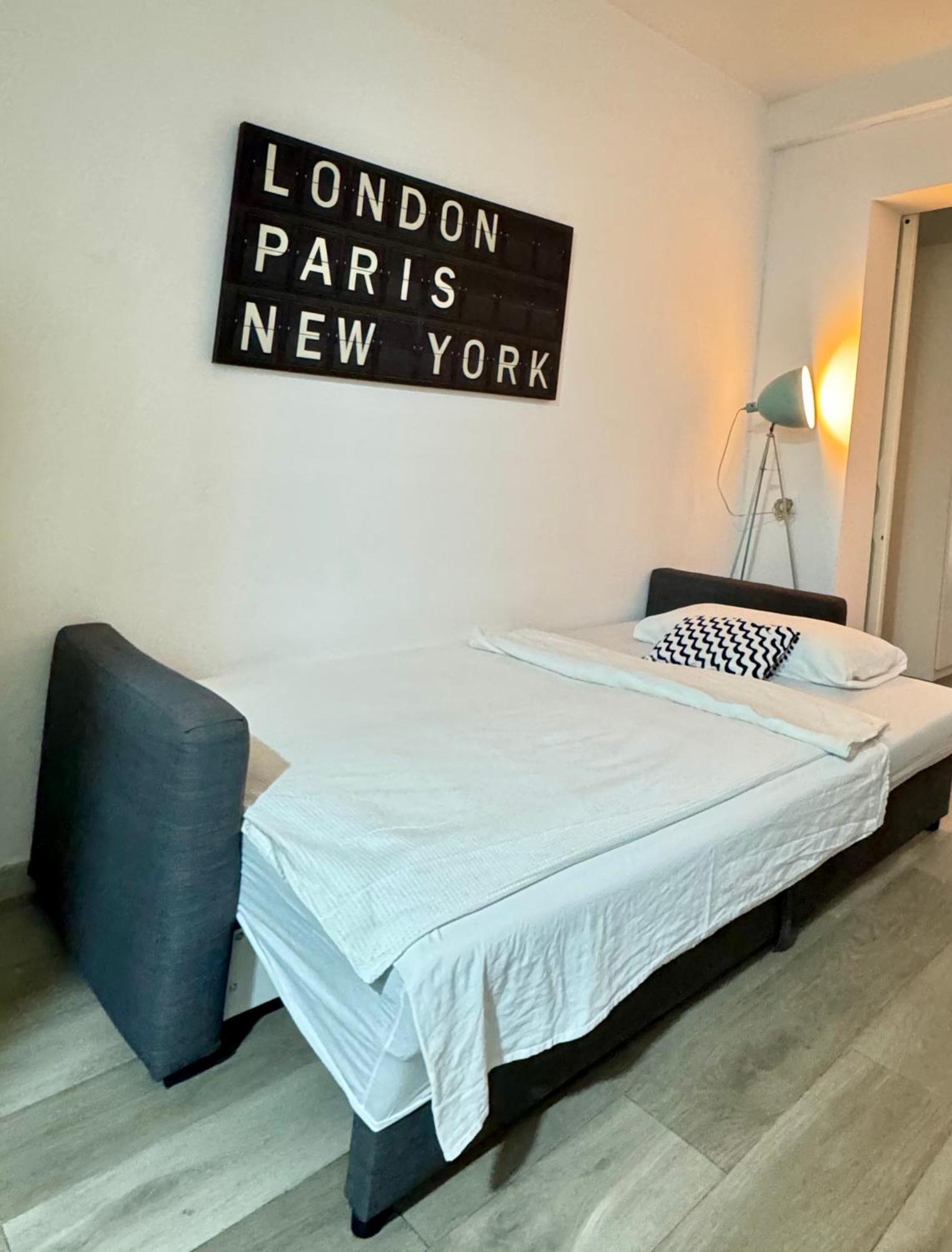 Appartement Dianthus House à Madrid Extérieur photo