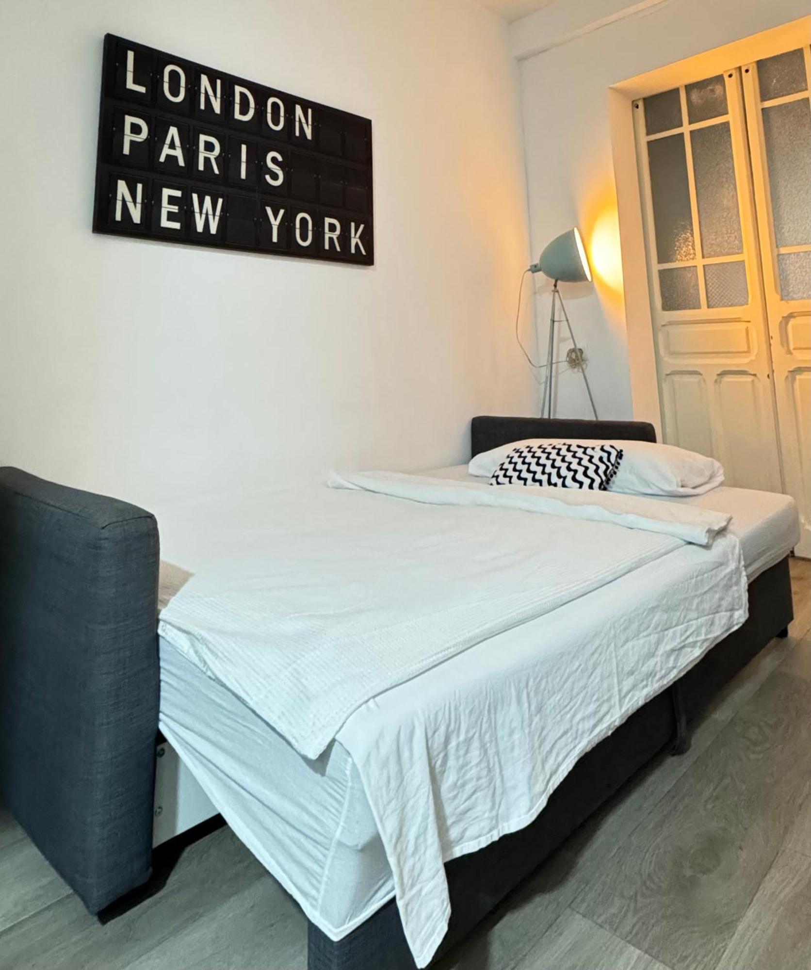 Appartement Dianthus House à Madrid Extérieur photo